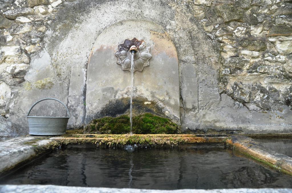 Le Mas De La Fontaine Bed & Breakfast Le Pegue Dış mekan fotoğraf