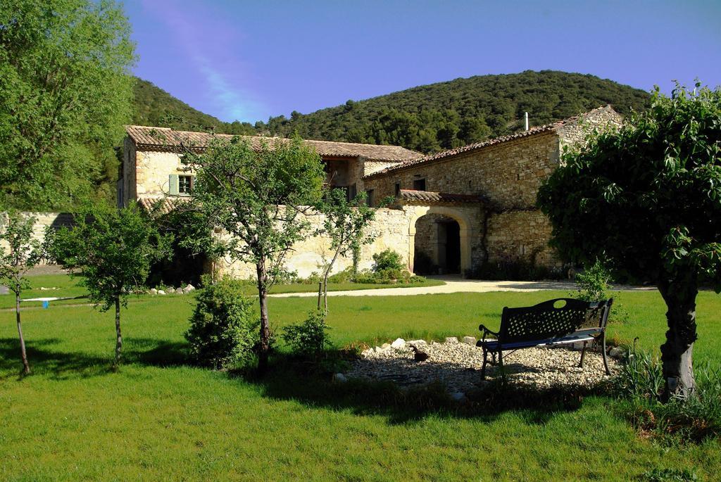 Le Mas De La Fontaine Bed & Breakfast Le Pegue Dış mekan fotoğraf