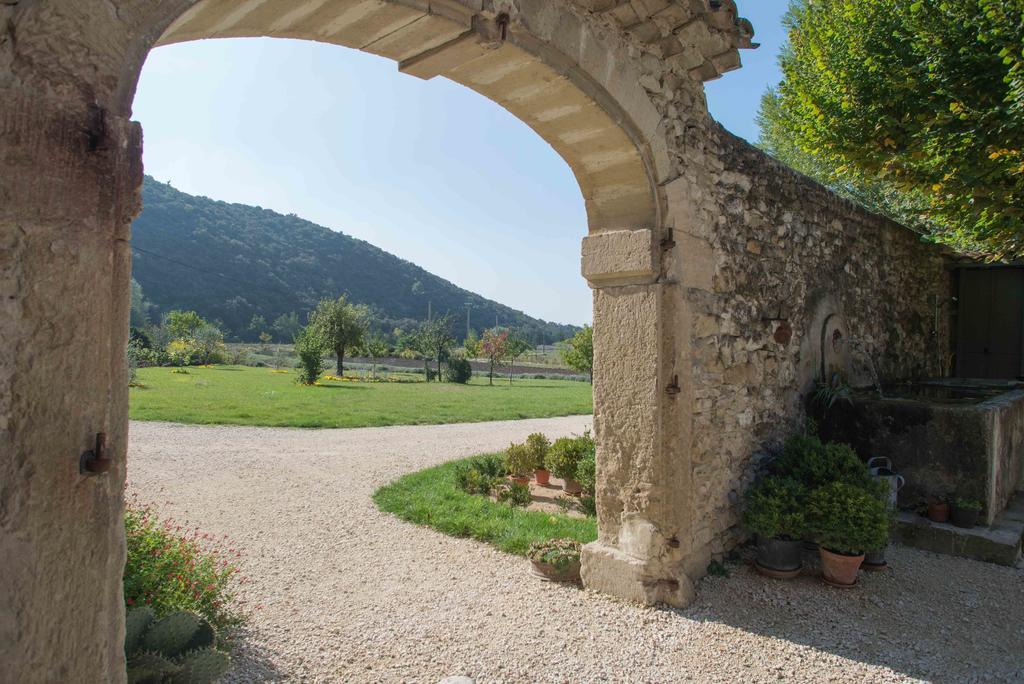 Le Mas De La Fontaine Bed & Breakfast Le Pegue Dış mekan fotoğraf