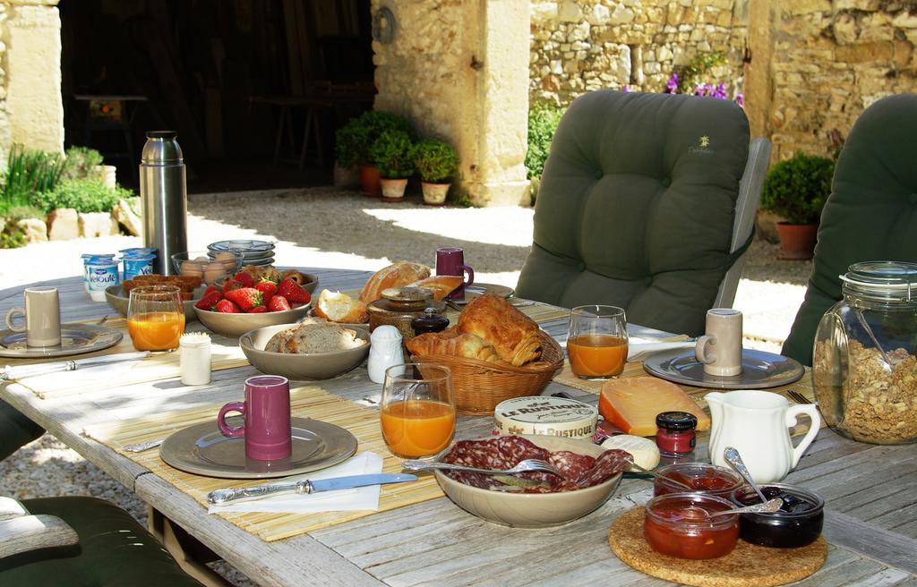 Le Mas De La Fontaine Bed & Breakfast Le Pegue Dış mekan fotoğraf